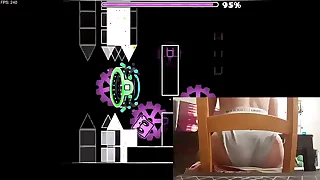 FEMBOY BUTT PLAYS GEOMETRY DASH